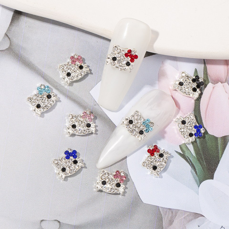 Hello Kitty zawieszki do paznokci